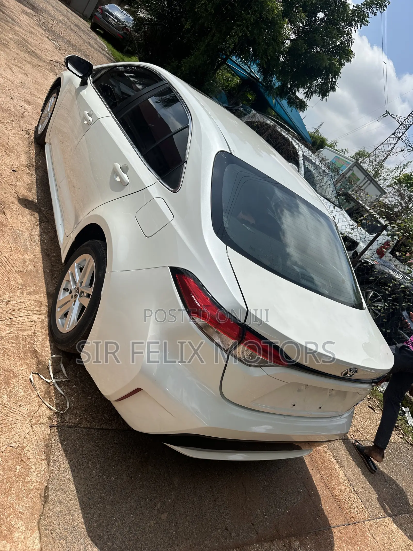 Toyota Corolla SE 2023 White
