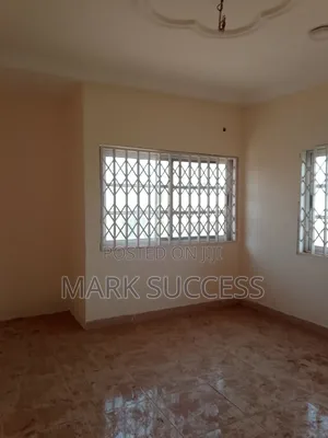 3bdrm Apartment in West Hills Mall Area for rent