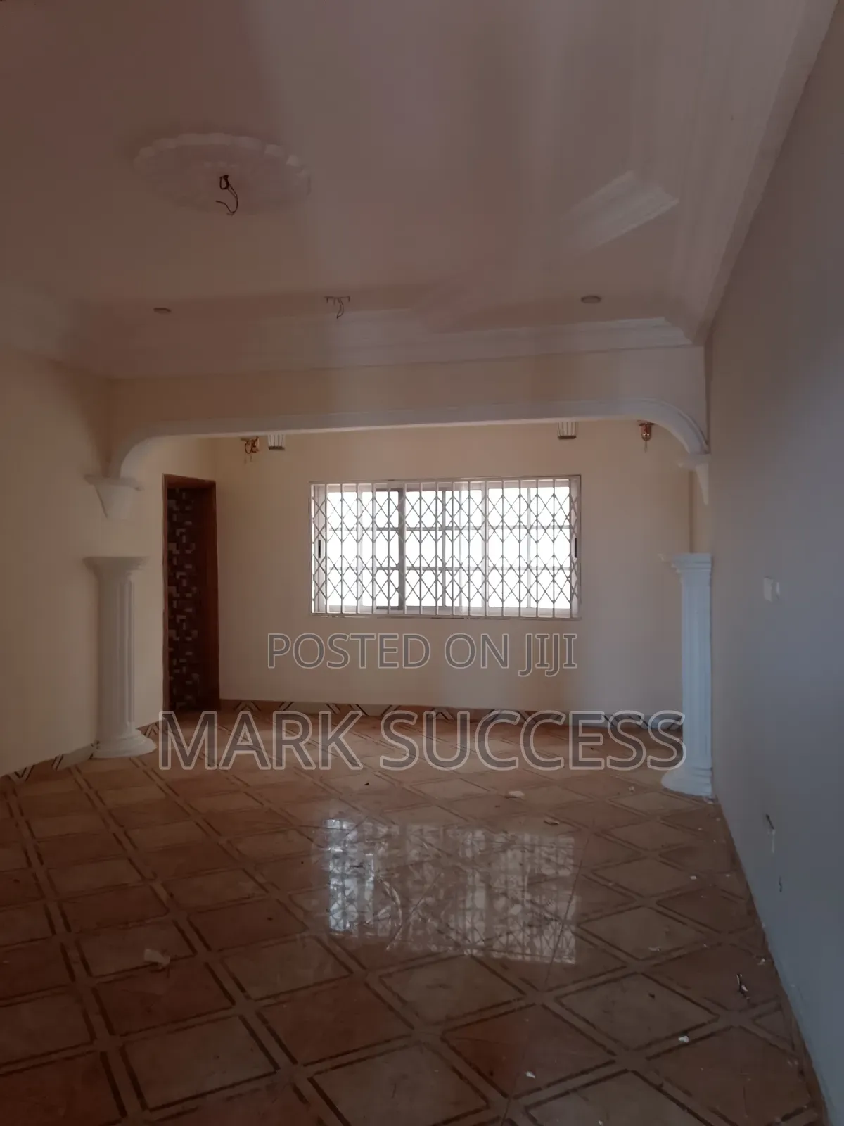 3bdrm Apartment in West Hills Mall Area for rent