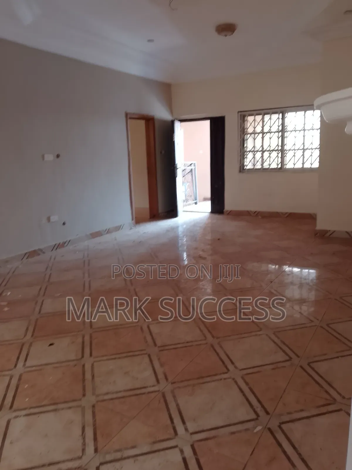 3bdrm Apartment in West Hills Mall Area for rent