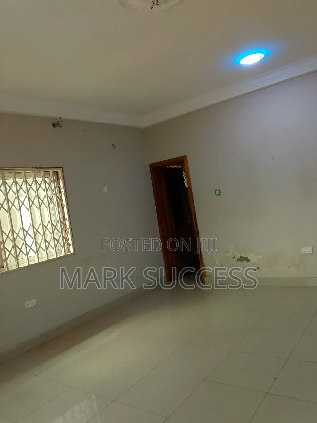 1bdrm Apartment in West Hills Mall Area for rent