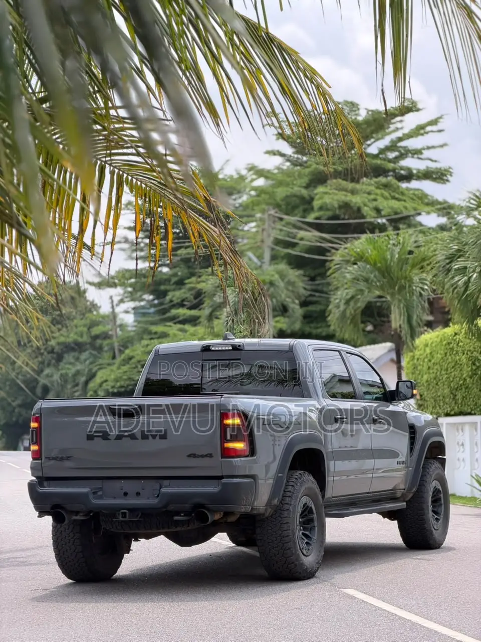 RAM 1500 TRX Crew Cab 4WD SB 2023 Gray