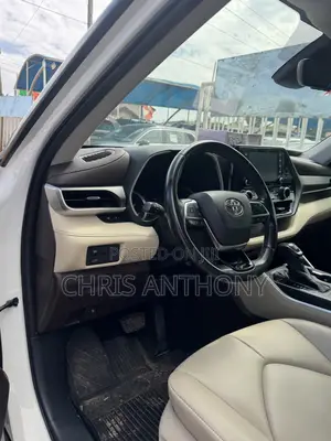 Toyota Highlander 2021 White