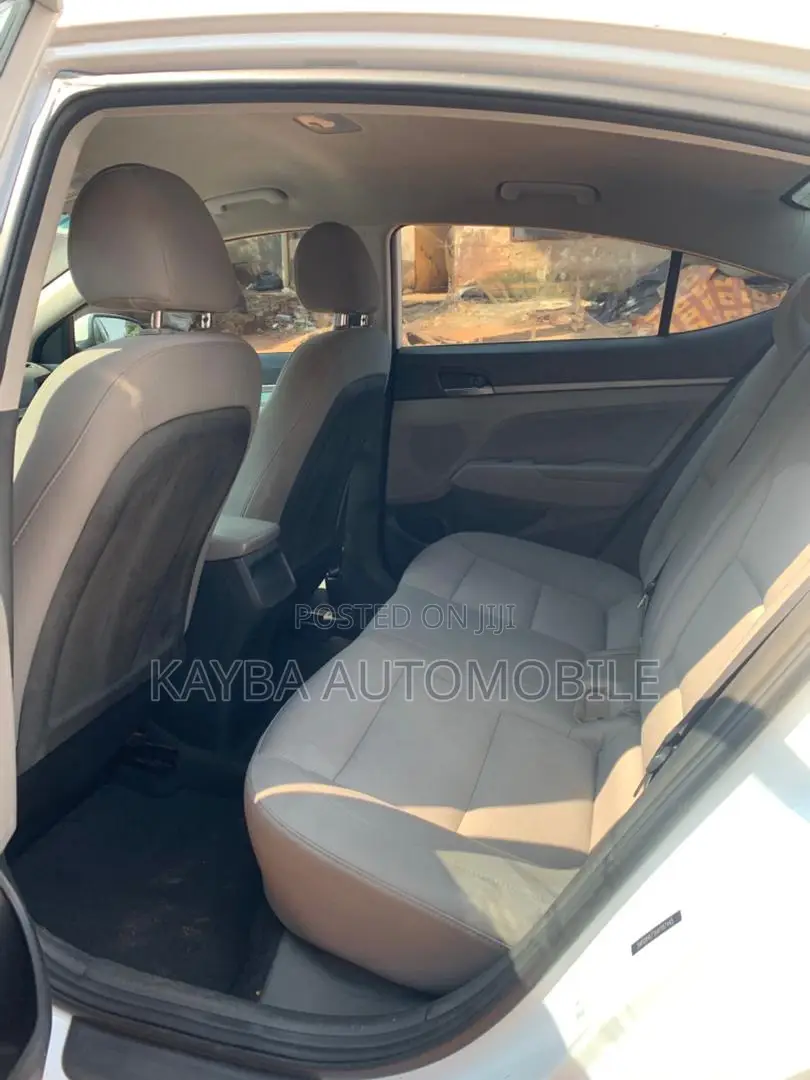 Hyundai Elantra 2017 White