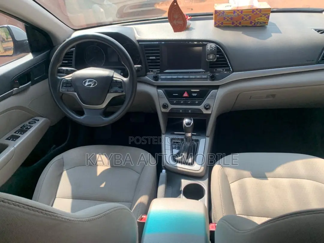 Hyundai Elantra 2017 White
