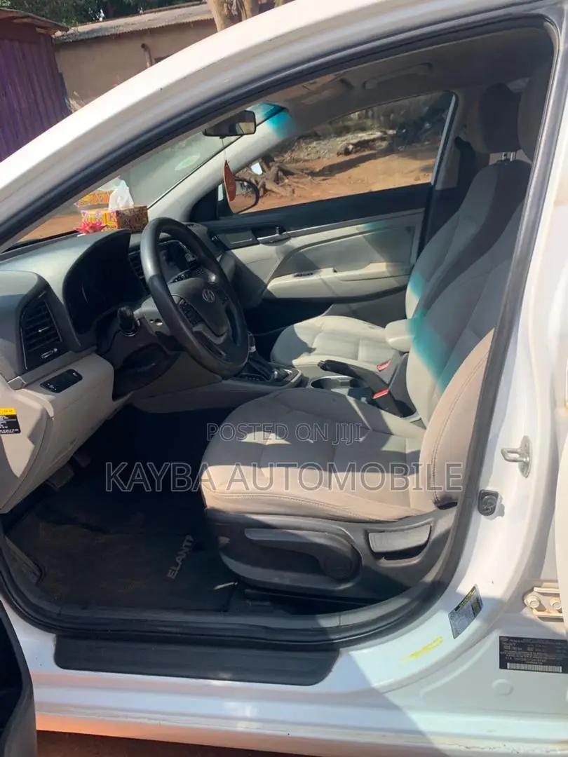 Hyundai Elantra 2017 White