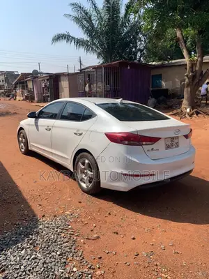 Hyundai Elantra 2017 White