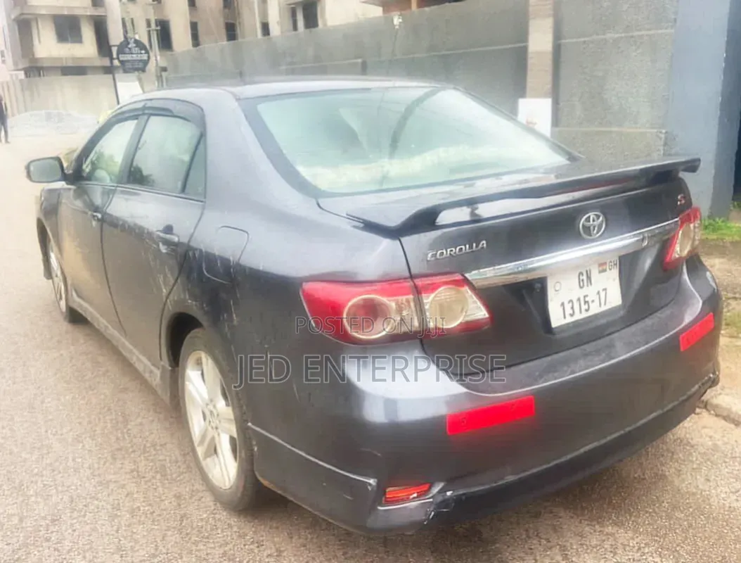 Toyota Corolla 2013 Gray
