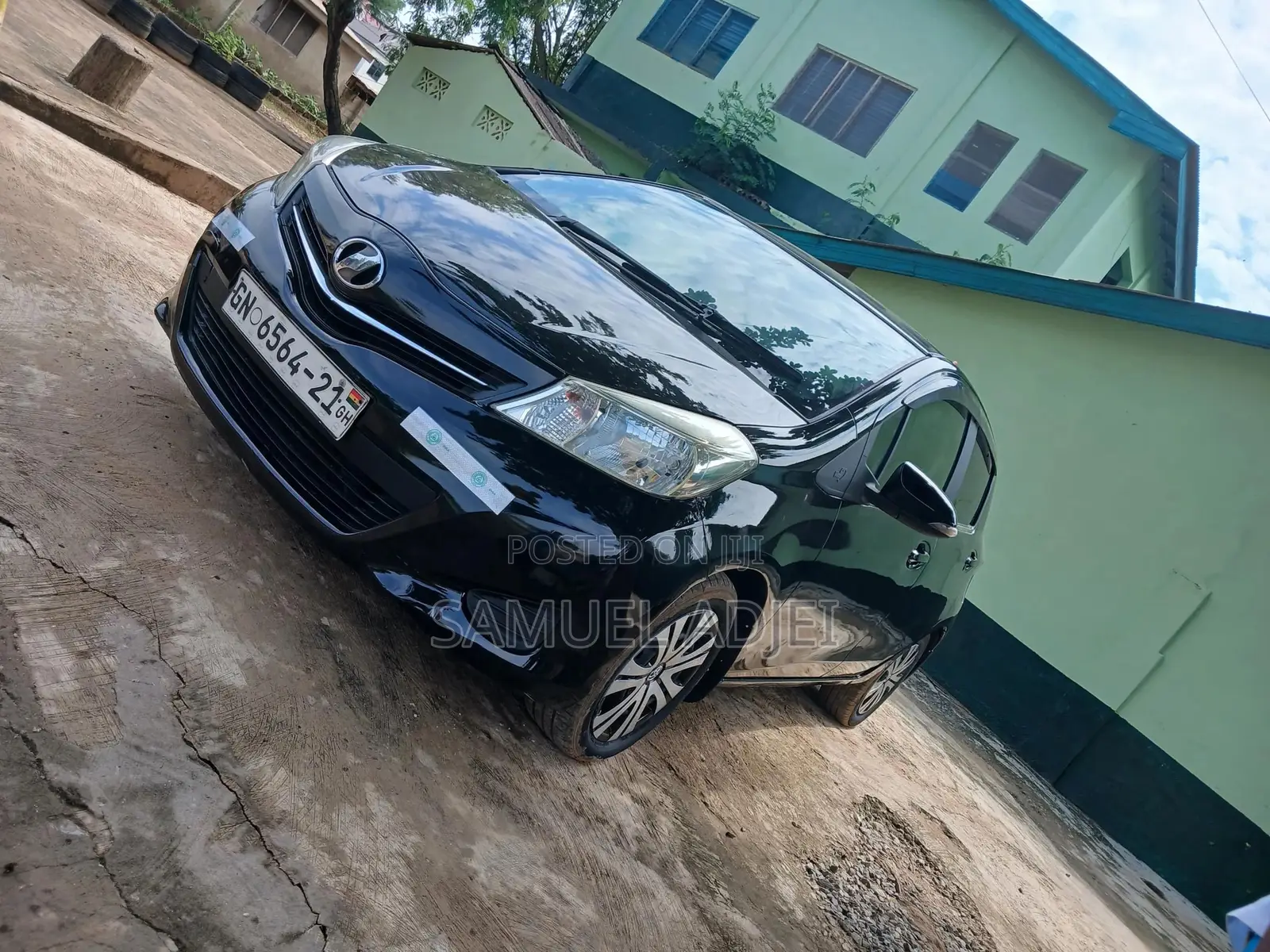 Toyota Vitz 2012 Black
