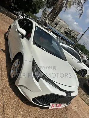 Toyota Corolla SE 2023 White