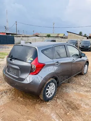 Honda Fit EX 4dr Hatchback (1.5L 4cyl CVT) 2015 Gray