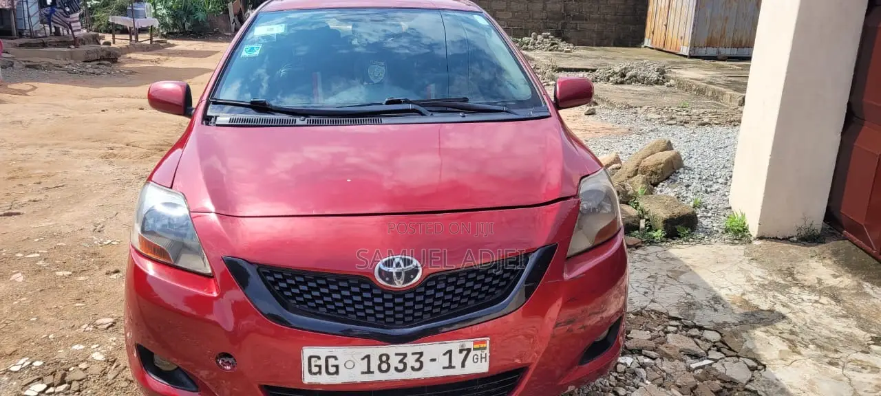 Toyota Yaris 2010 Red
