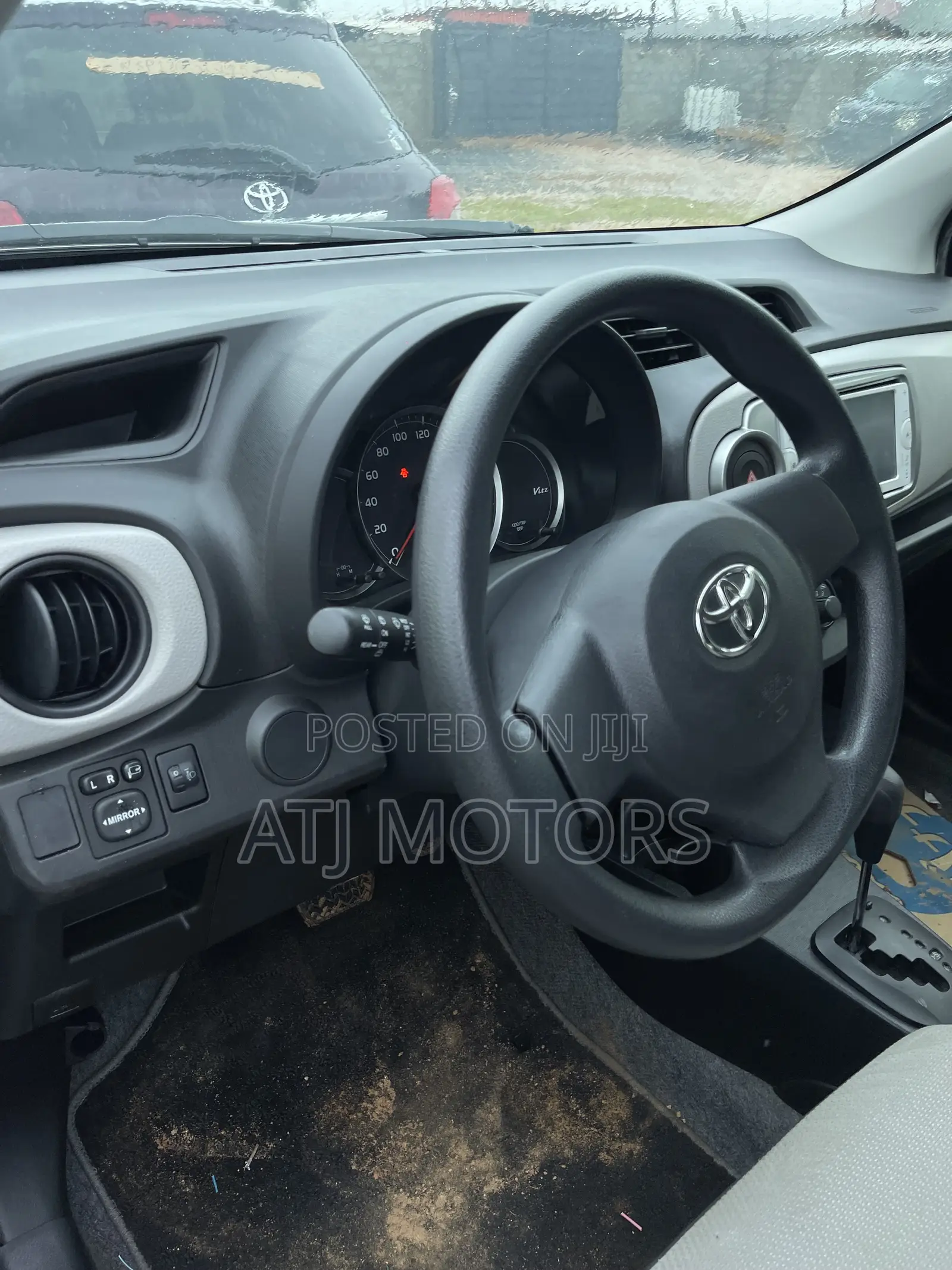 Toyota Vitz 1.3 AWD 5dr 2012 Blue