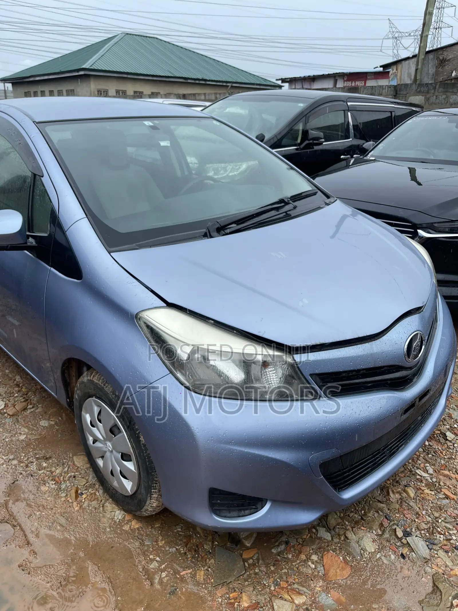 Toyota Vitz 1.3 AWD 5dr 2012 Blue