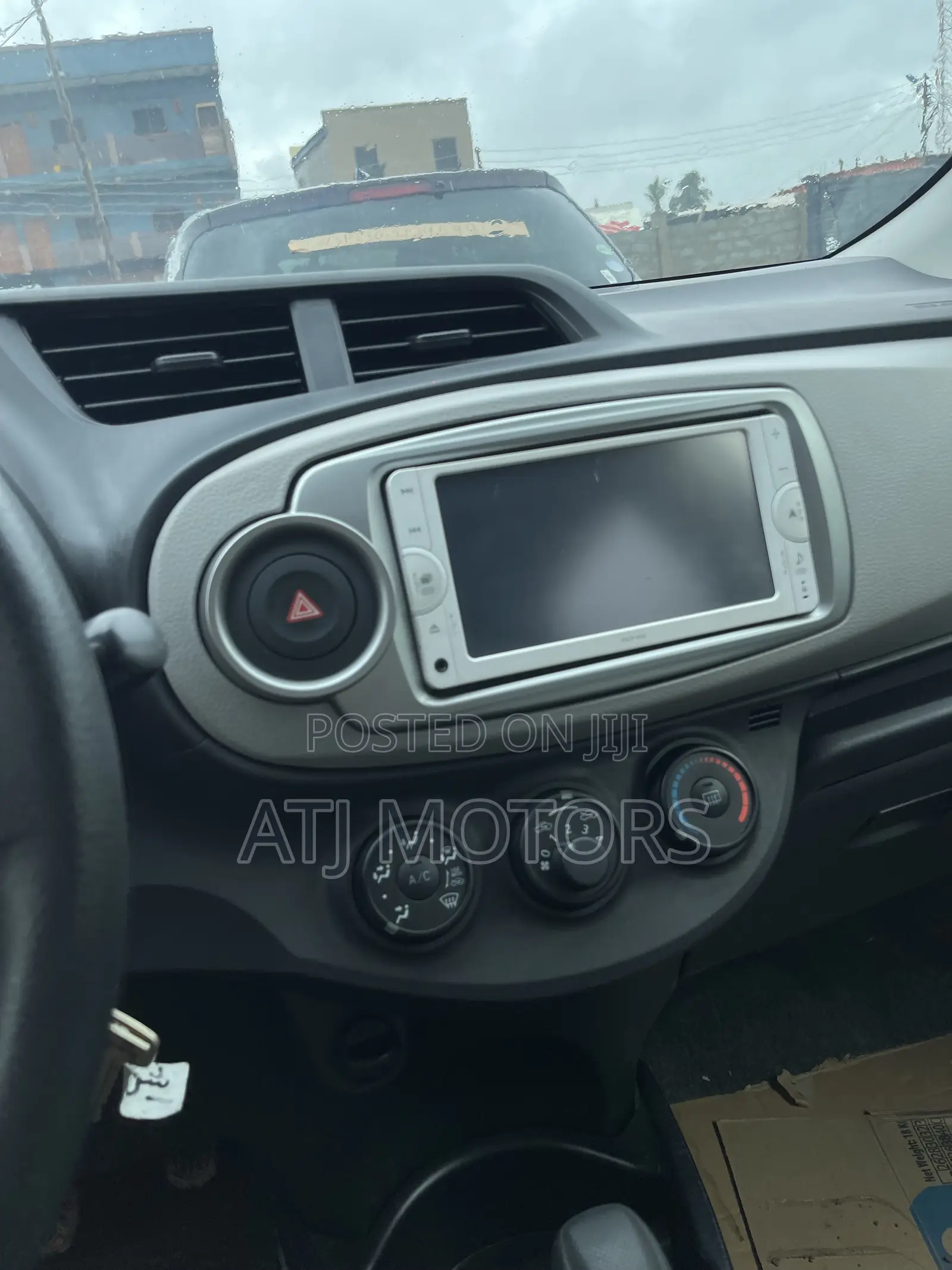 Toyota Vitz 1.3 AWD 5dr 2012 Blue