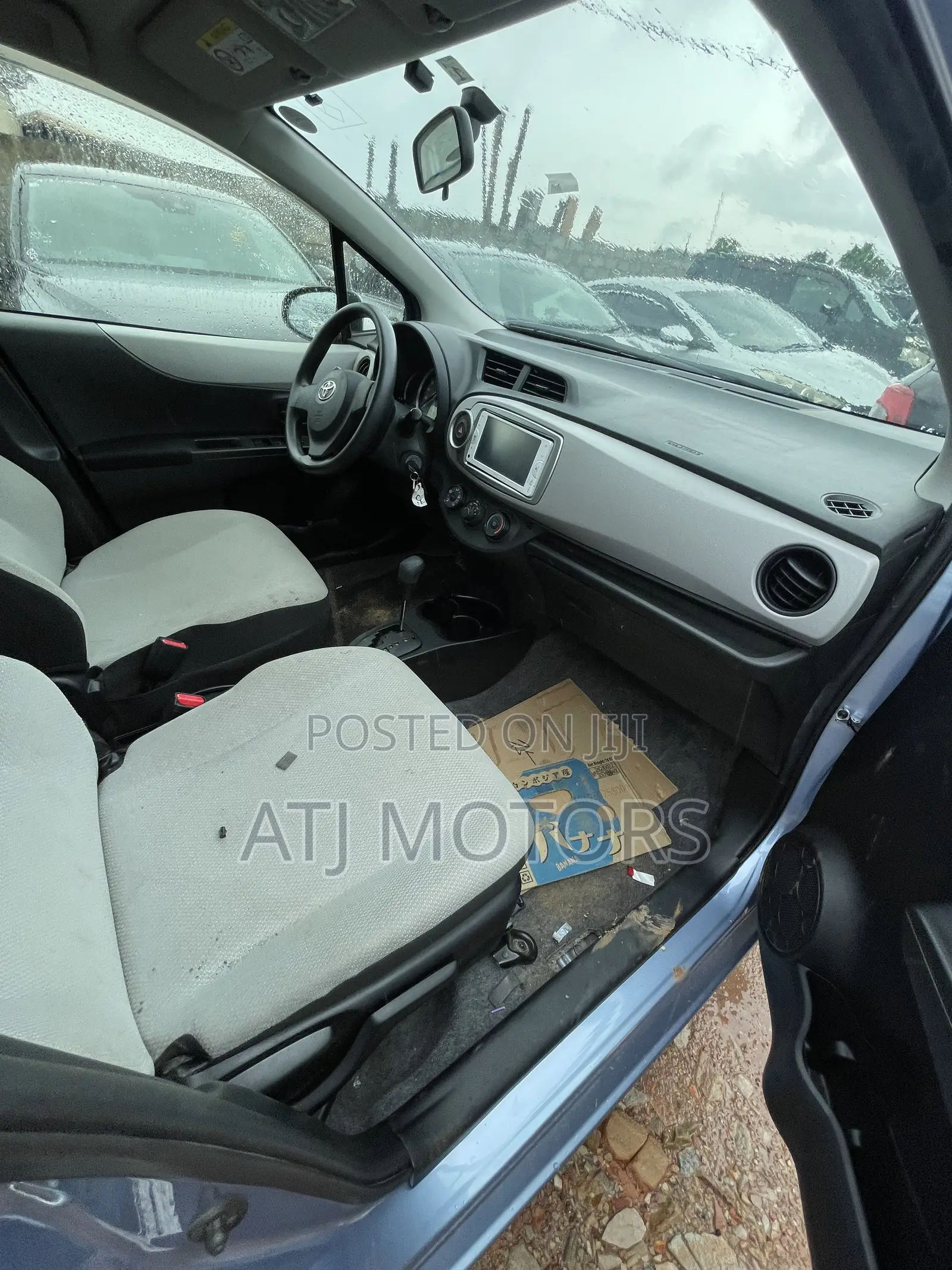 Toyota Vitz 1.3 AWD 5dr 2012 Blue