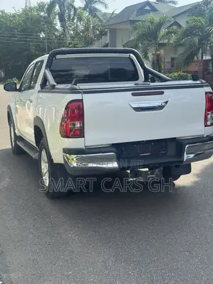 Toyota Hilux 2019 White