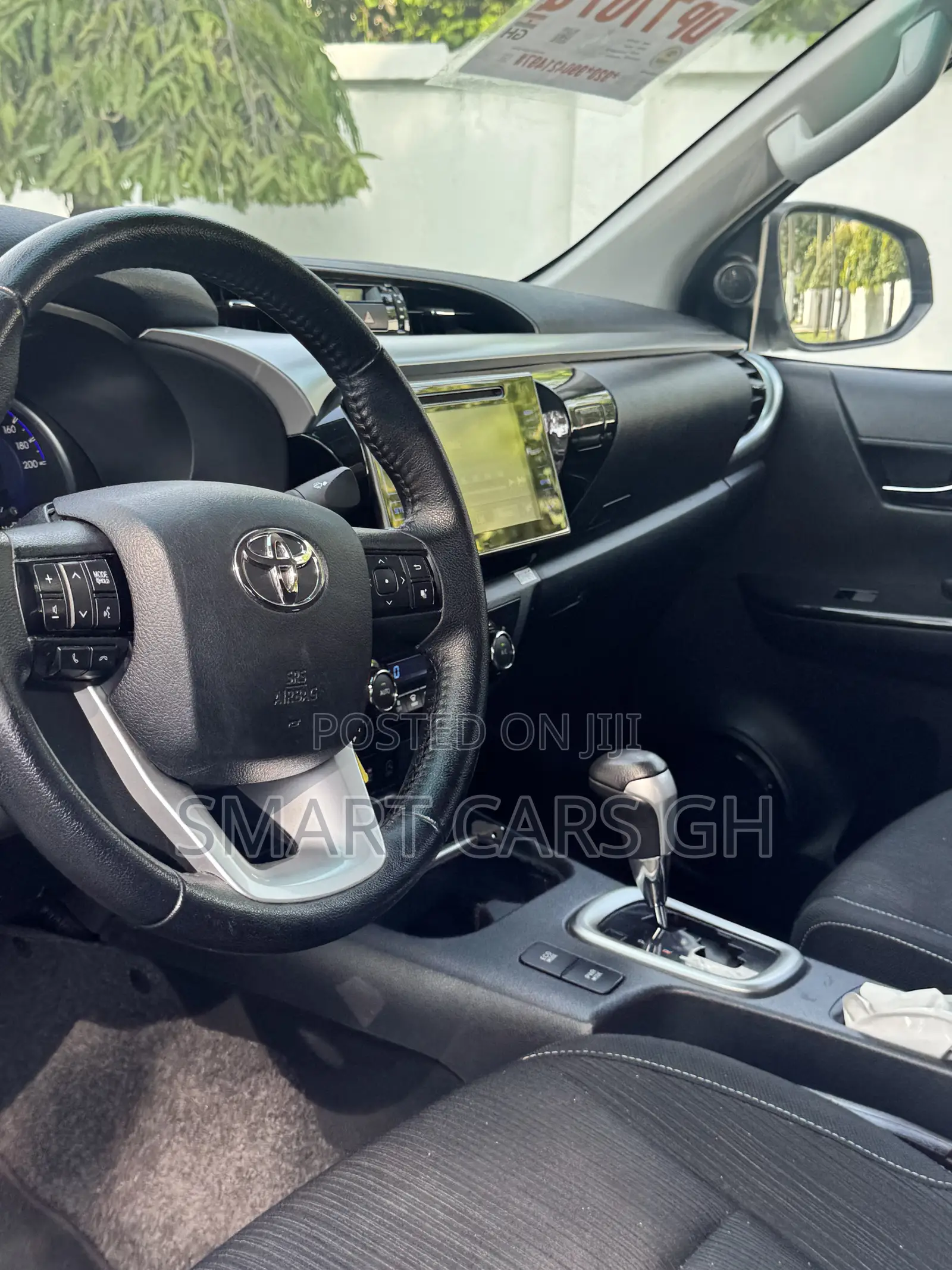 Toyota Hilux 2019 White