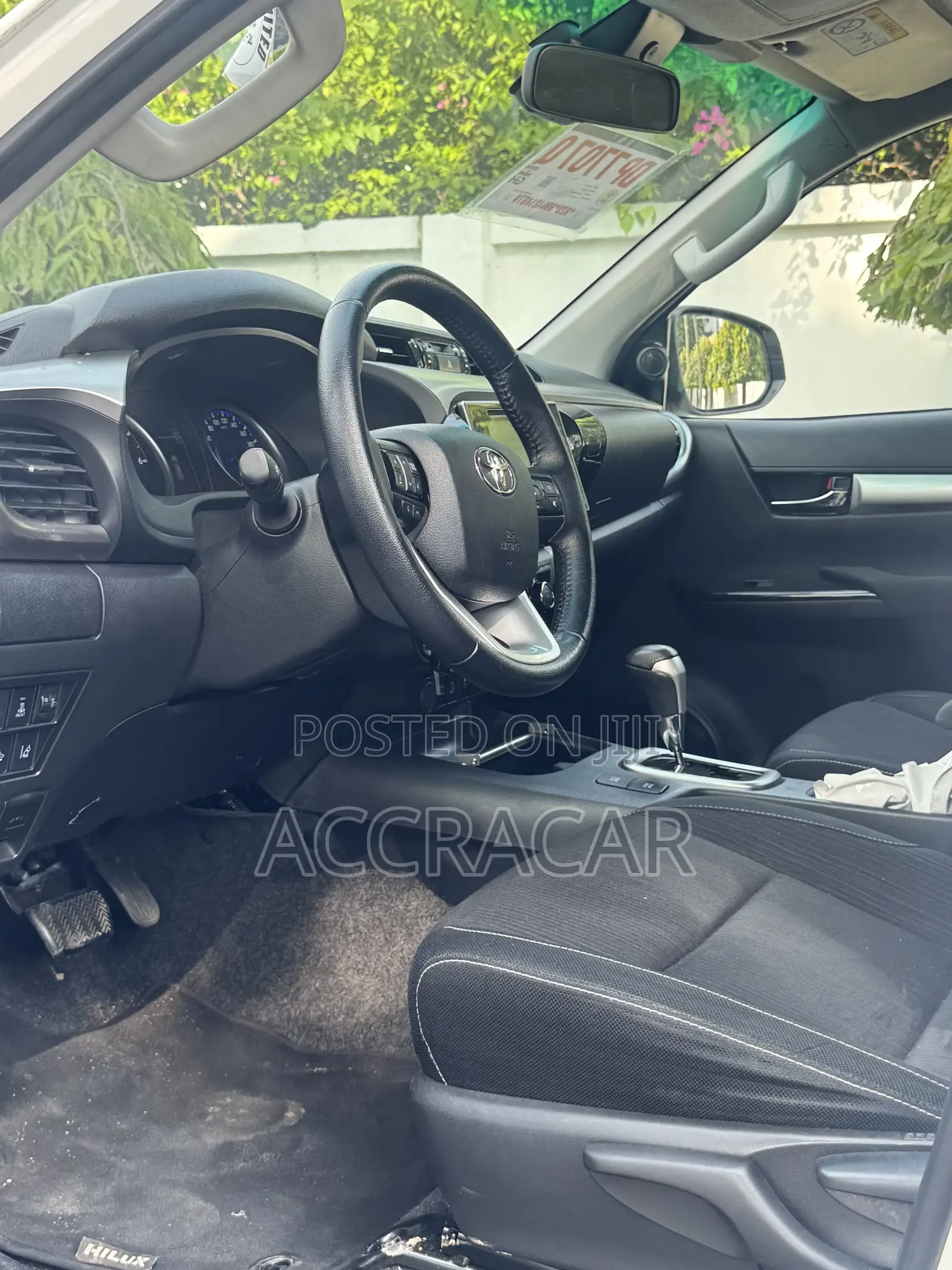Toyota Hilux 2019 White