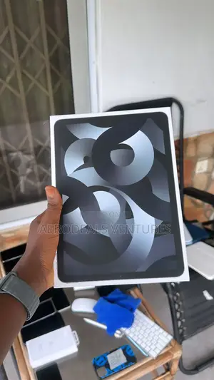 Apple iPad Air (2022) 64 GB Black