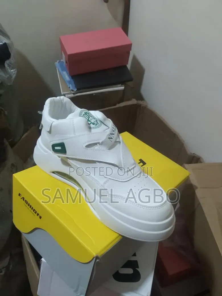 Sneakers for Men and Women