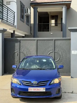 Toyota Corolla LE 4dr Sedan (1.8L 4cyl 4A) 2013 Blue