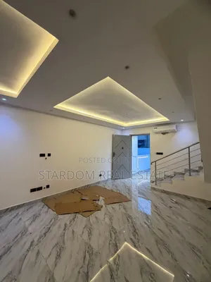 2bdrm Townhouse/Terrace in Ashaley Botwe, School Junction for sale