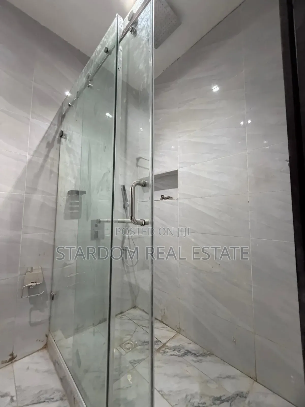 2bdrm Townhouse/Terrace in Ashaley Botwe, School Junction for sale