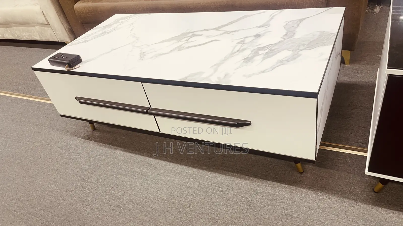 Center Table (204cj)