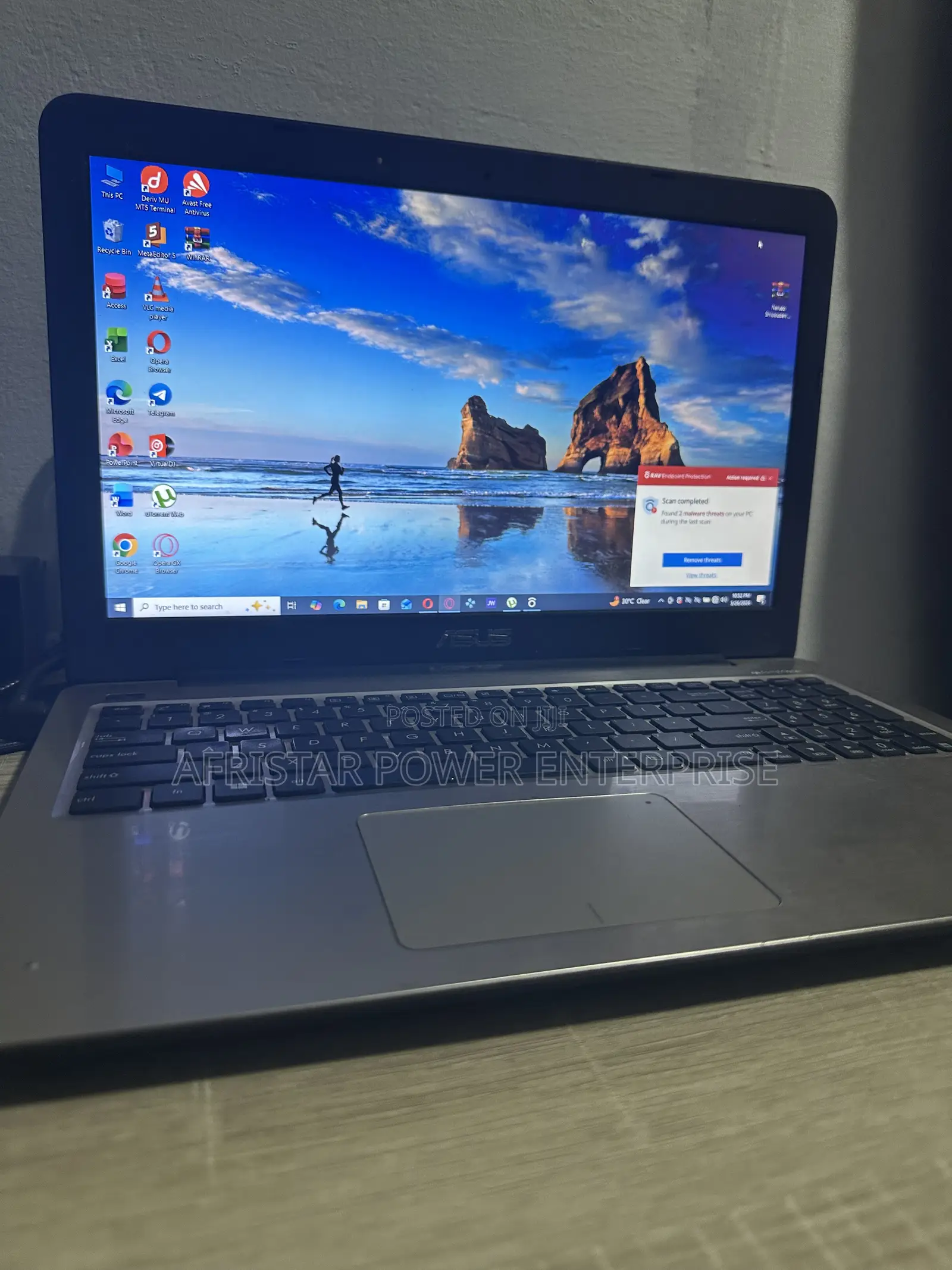 Laptop Asus A42DE 6GB Intel Core i5 HDD+SSD 256GB