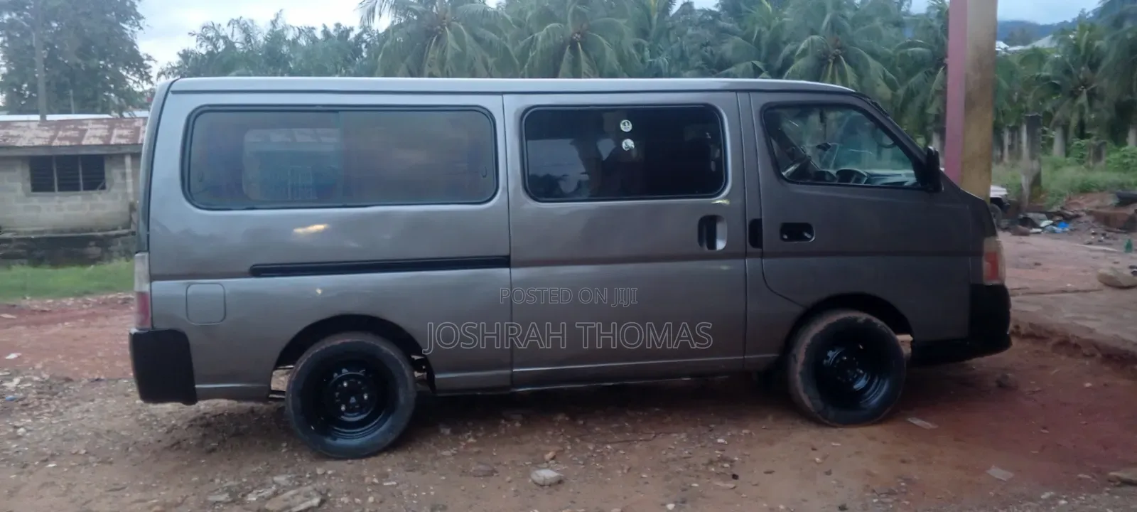 Nissan Caravan (Urvan) 1988 Silver