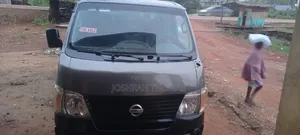 Nissan Caravan (Urvan) 1988 Silver