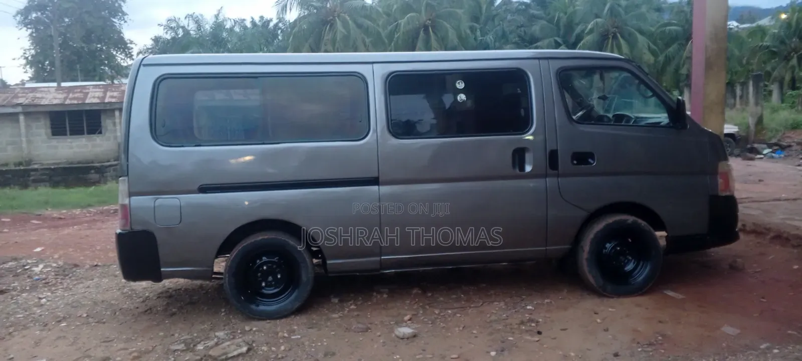 Nissan Caravan (Urvan) 1988 Silver