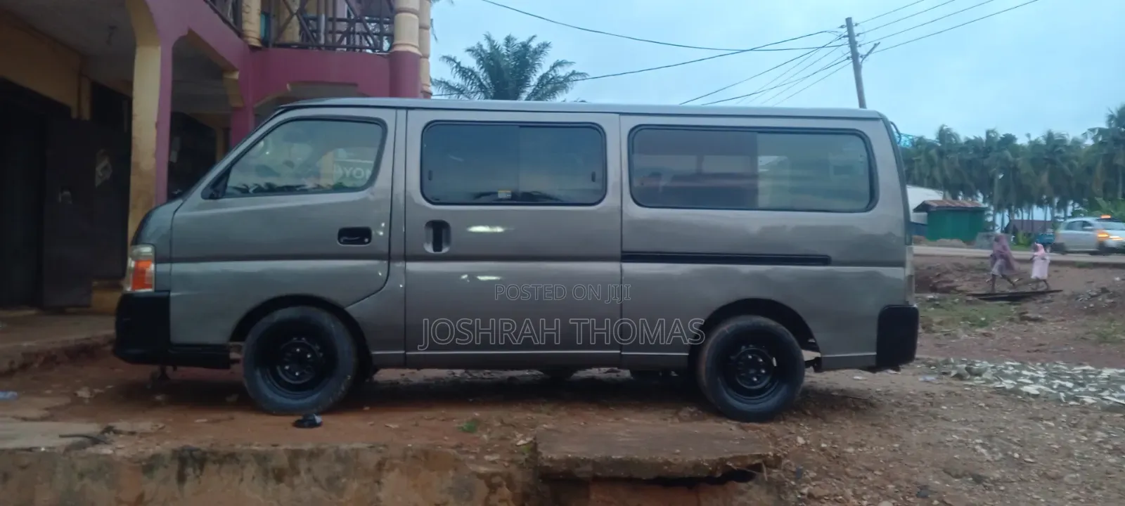 Nissan Caravan (Urvan) 1988 Silver