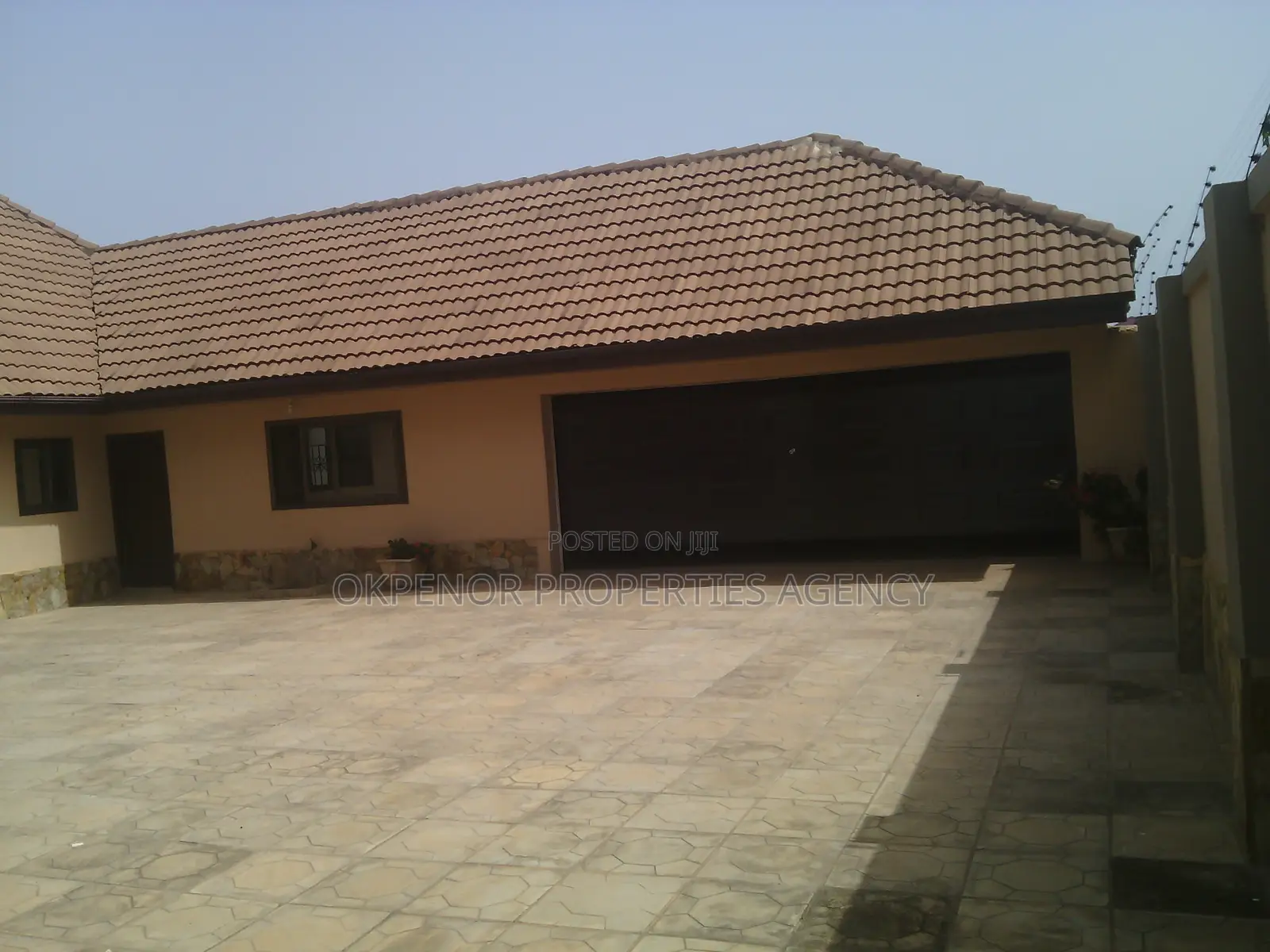Furnished 6bdrm House in Community22, Tema Metropolitan for rent