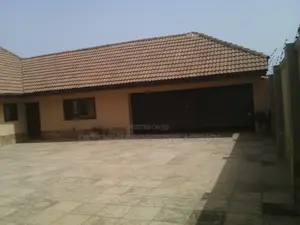 Furnished 6bdrm House in Community22, Tema Metropolitan for rent