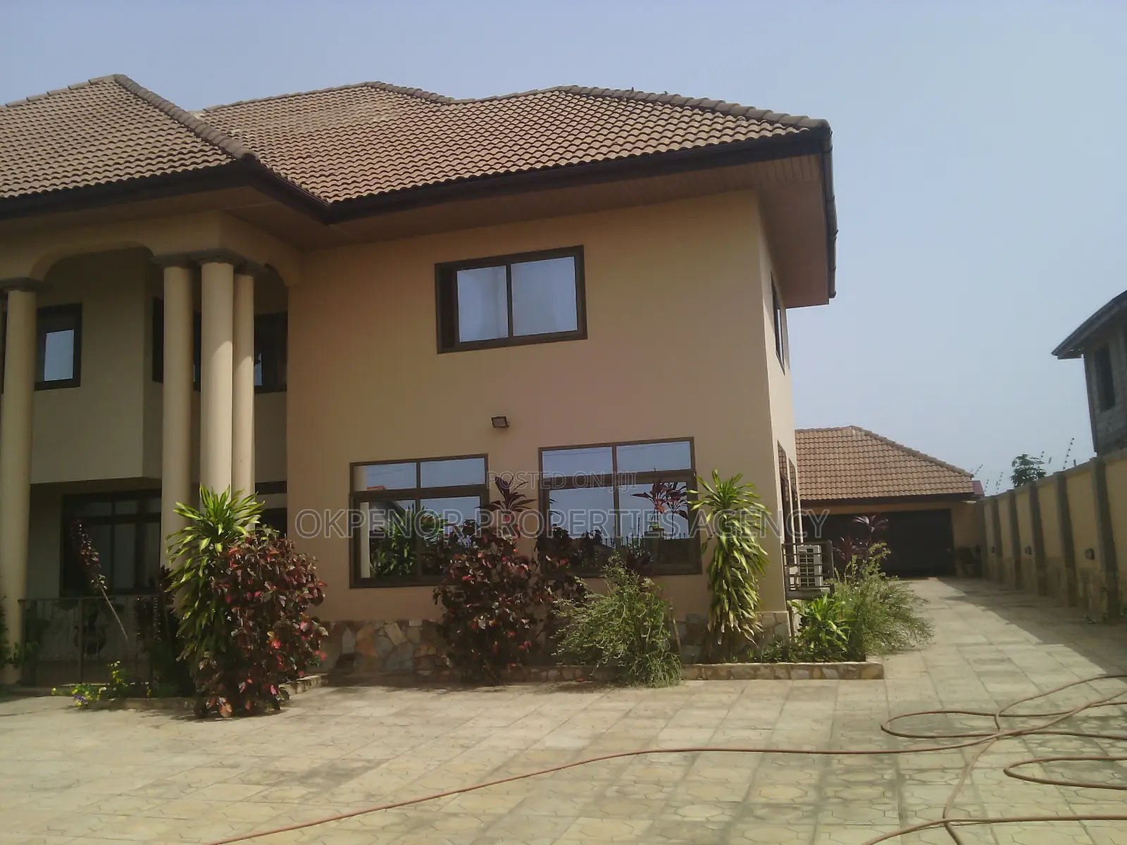 Furnished 6bdrm House in Community22, Tema Metropolitan for rent