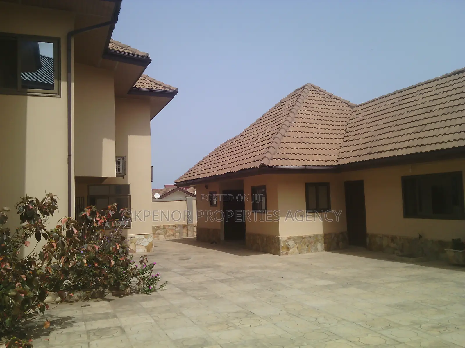 Furnished 6bdrm House in Community22, Tema Metropolitan for rent