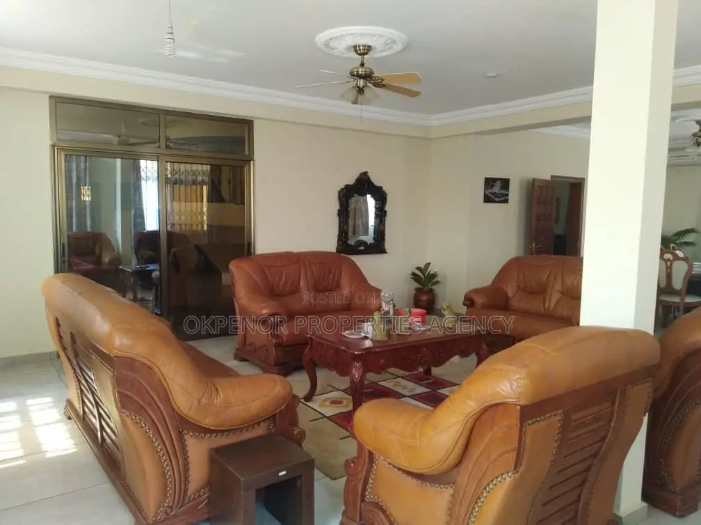 Furnished 6bdrm House in Community22, Tema Metropolitan for rent