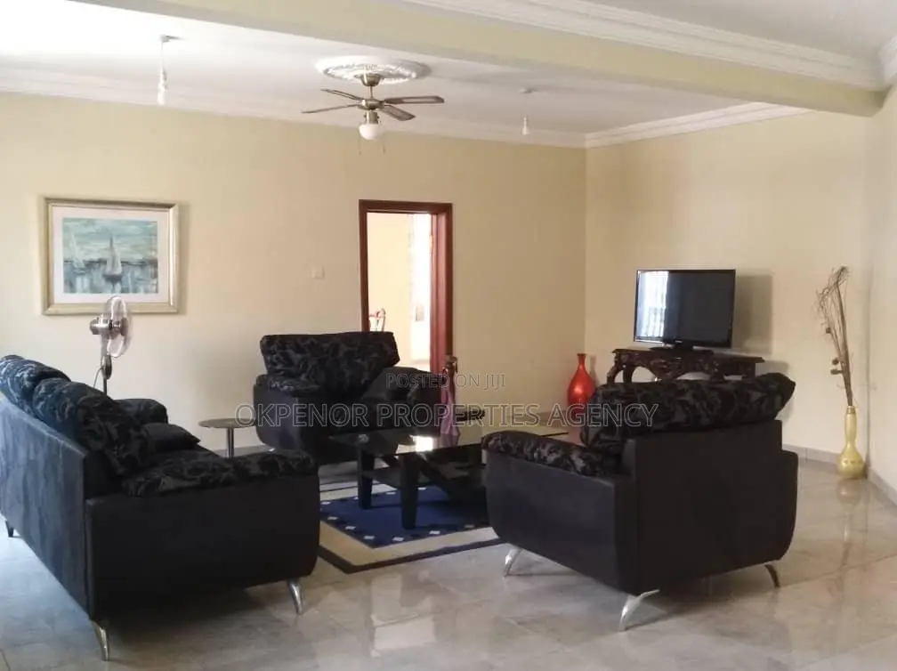 Furnished 6bdrm House in Community22, Tema Metropolitan for rent