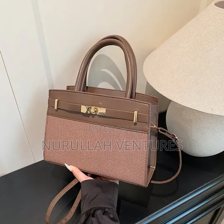 Elegant Ladies Handbag With Shoulder Strap