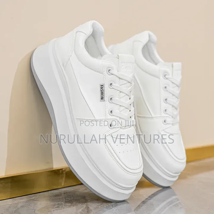 Fashion Running Shoes With Soft Sole