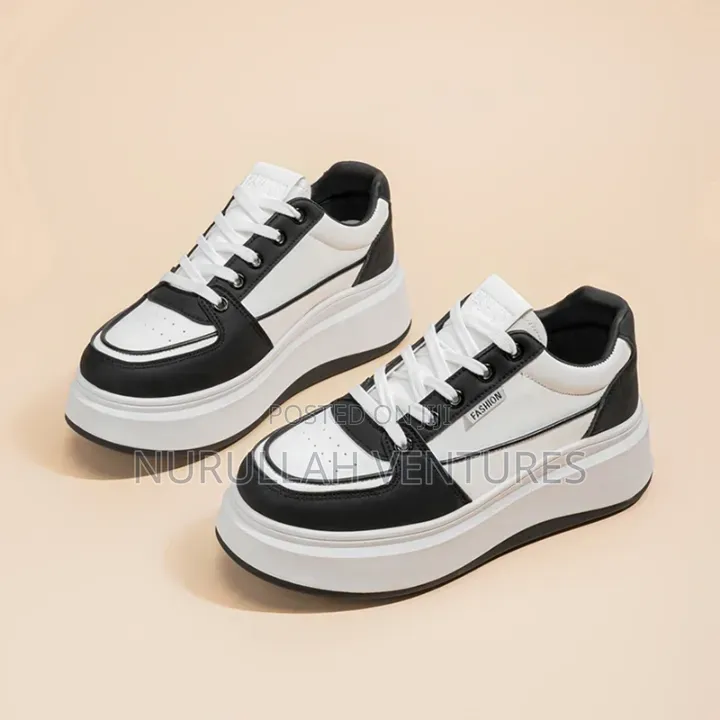 Fashion Running Shoes With Soft Sole