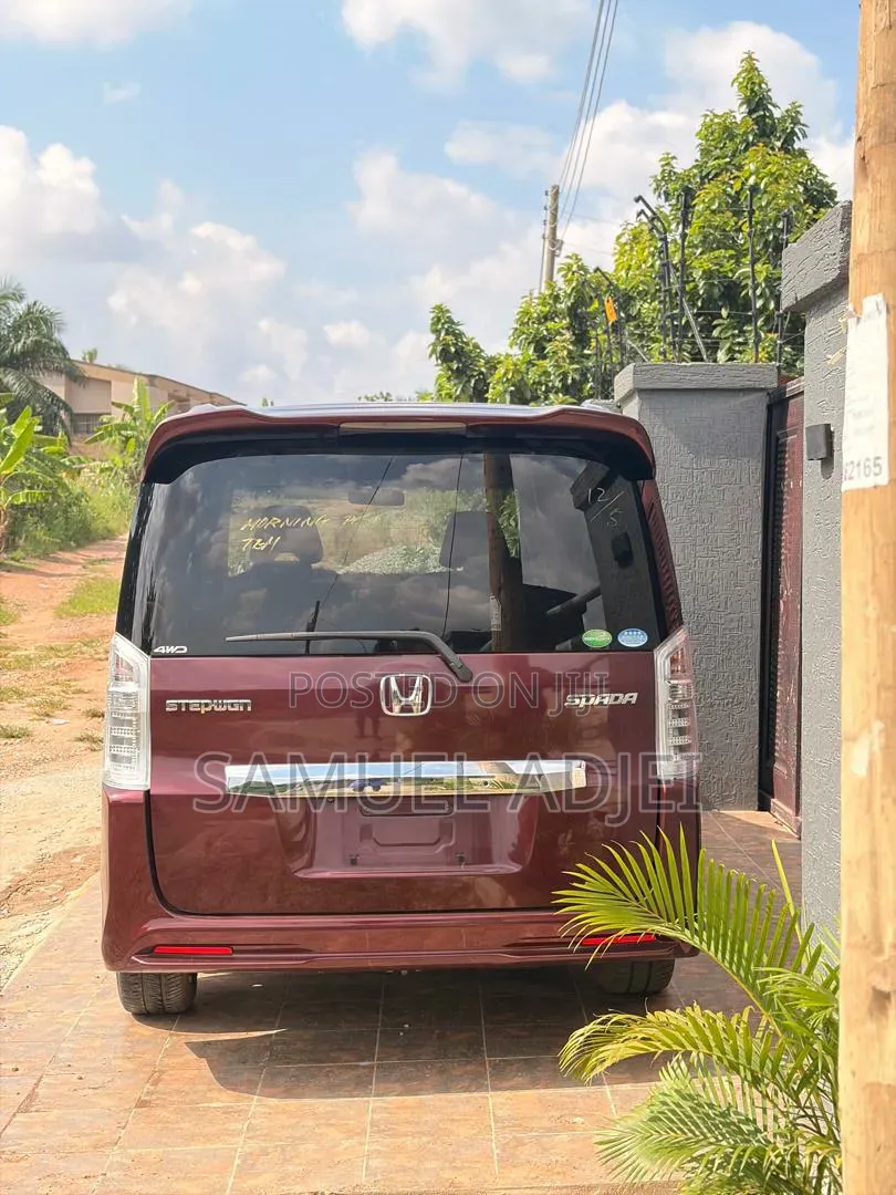 Honda Stepwgn 2013 Burgundy