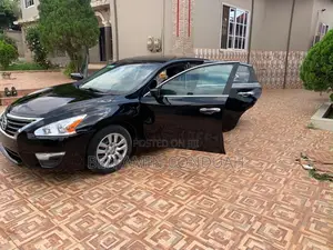 Nissan Altima 2.5 SV 4dr Sedan (2.5L 4cyl CVT) 2015 Black