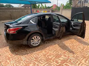 Nissan Altima 2.5 SV 4dr Sedan (2.5L 4cyl CVT) 2015 Black