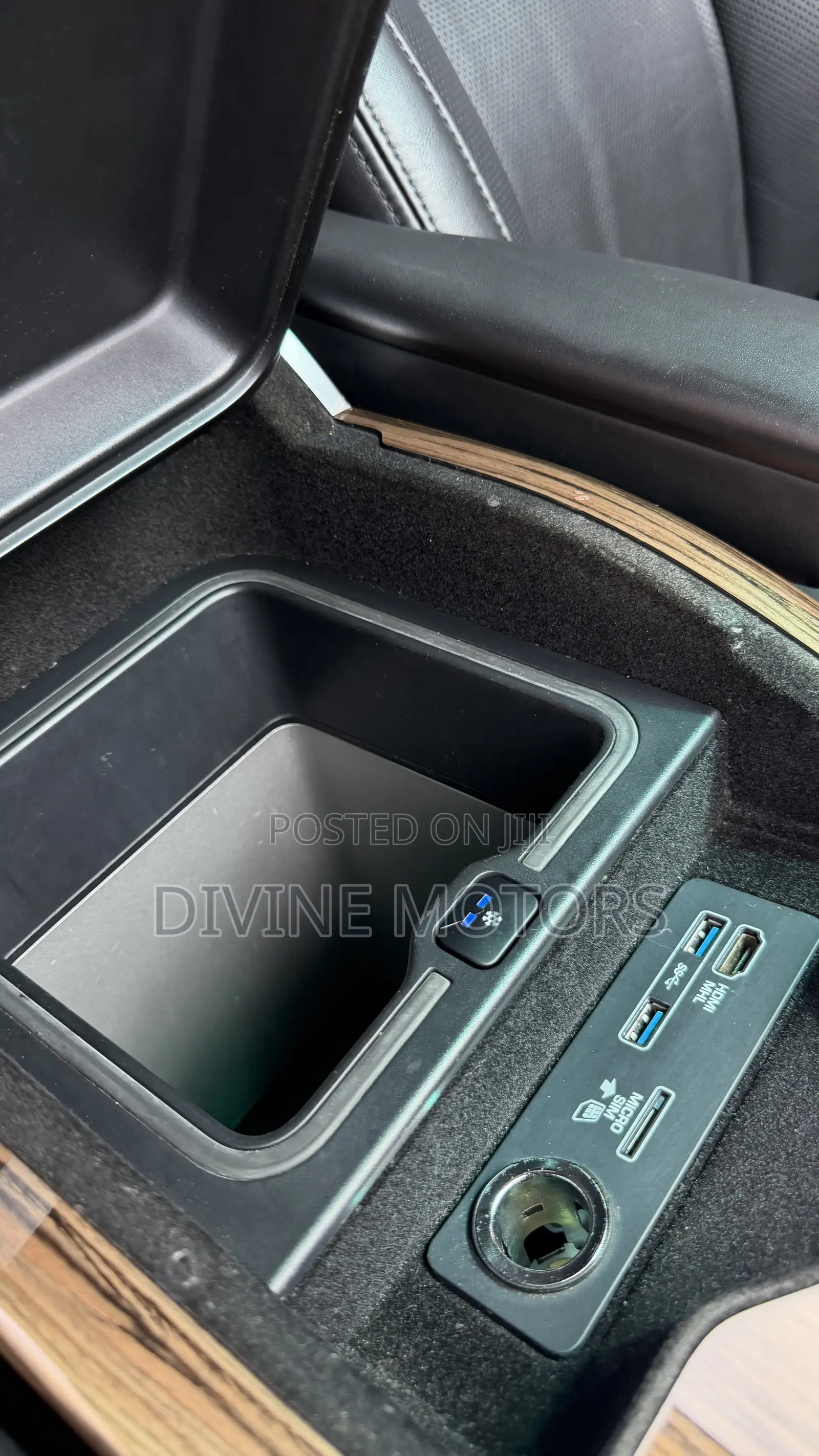 Land Rover Range Rover Vogue 2019 Black