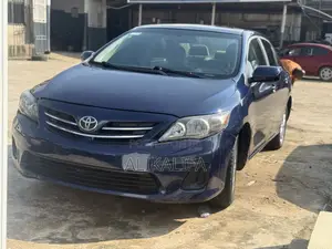 Toyota Corolla LE 4dr Sedan (1.8L 4cyl 4A) 2013 Blue
