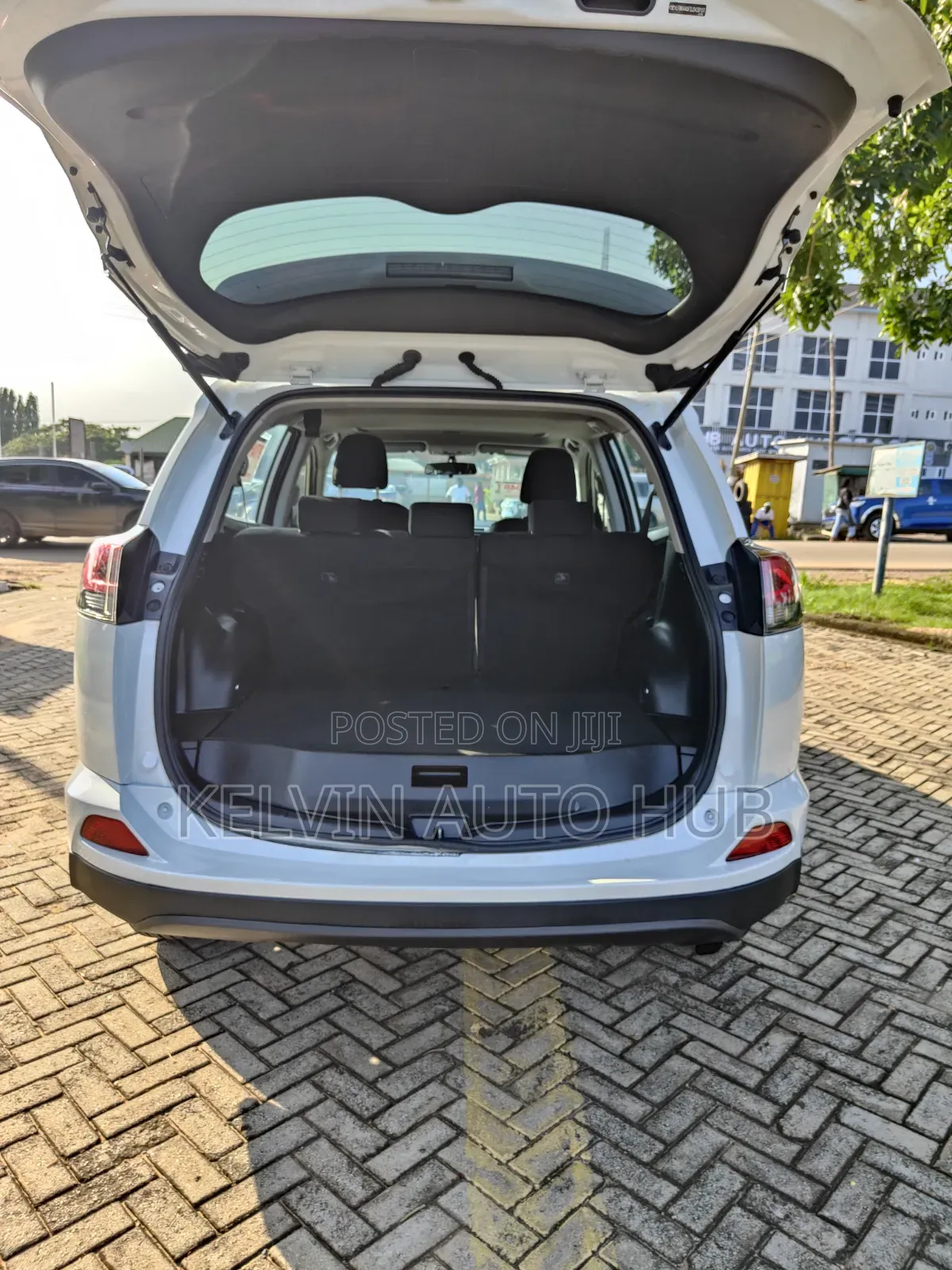 Toyota RAV4 2017 White