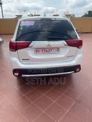 Mitsubishi Outlander 2018 White